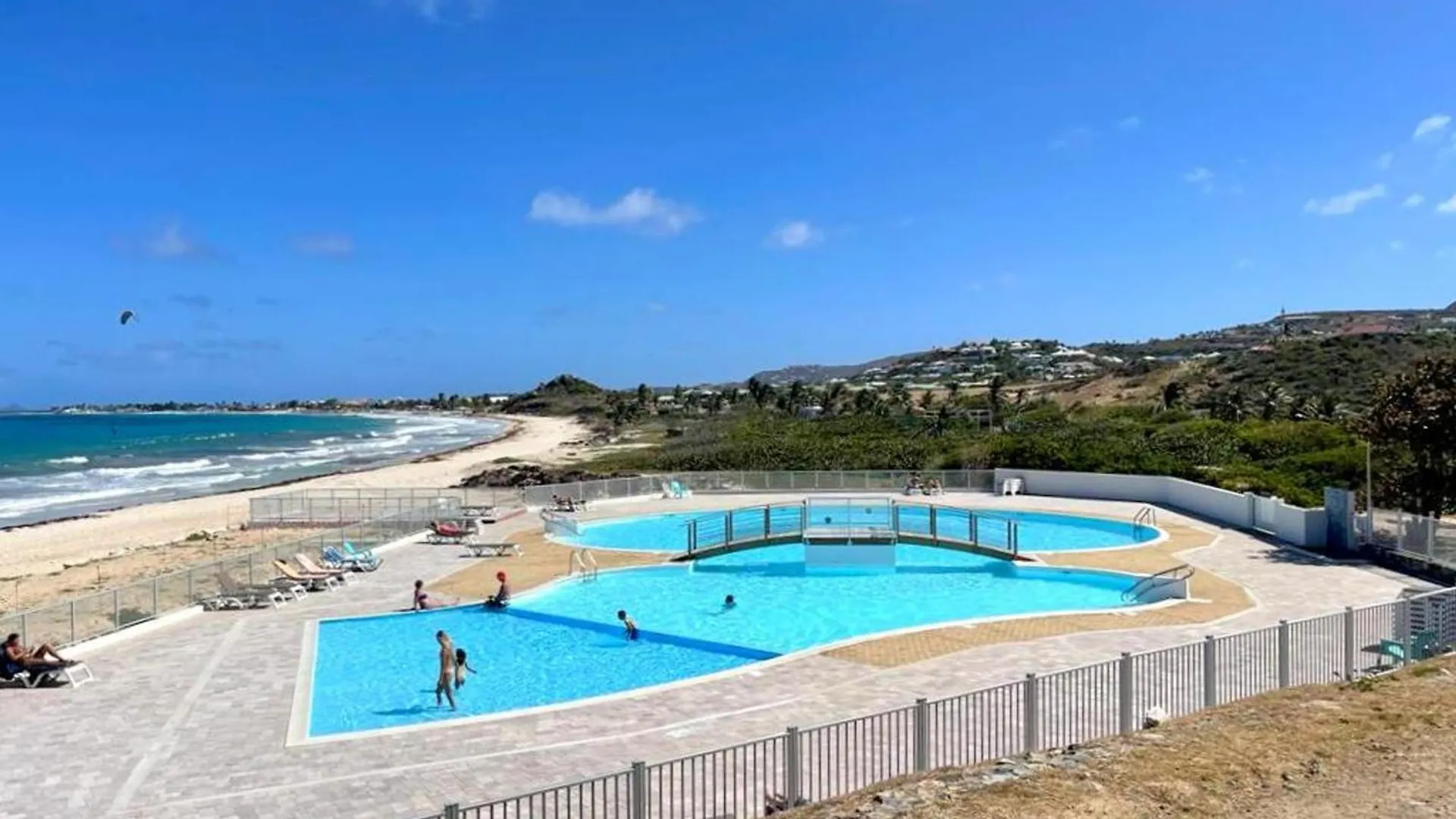 Superbe Duplex Avec Piscine Et Parking A Saint-Martin - Fr-1-734-37 Apartment Cul de Sac