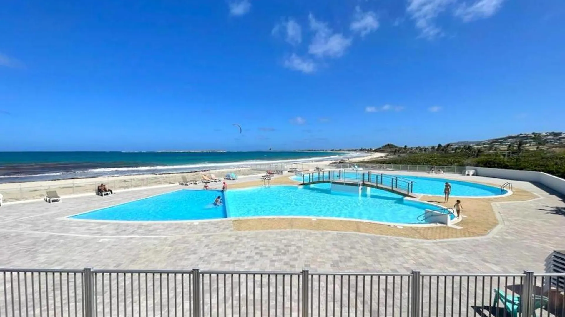 Superbe Duplex Avec Piscine Et Parking A Saint-Martin - Fr-1-734-37 Apartment Cul de Sac